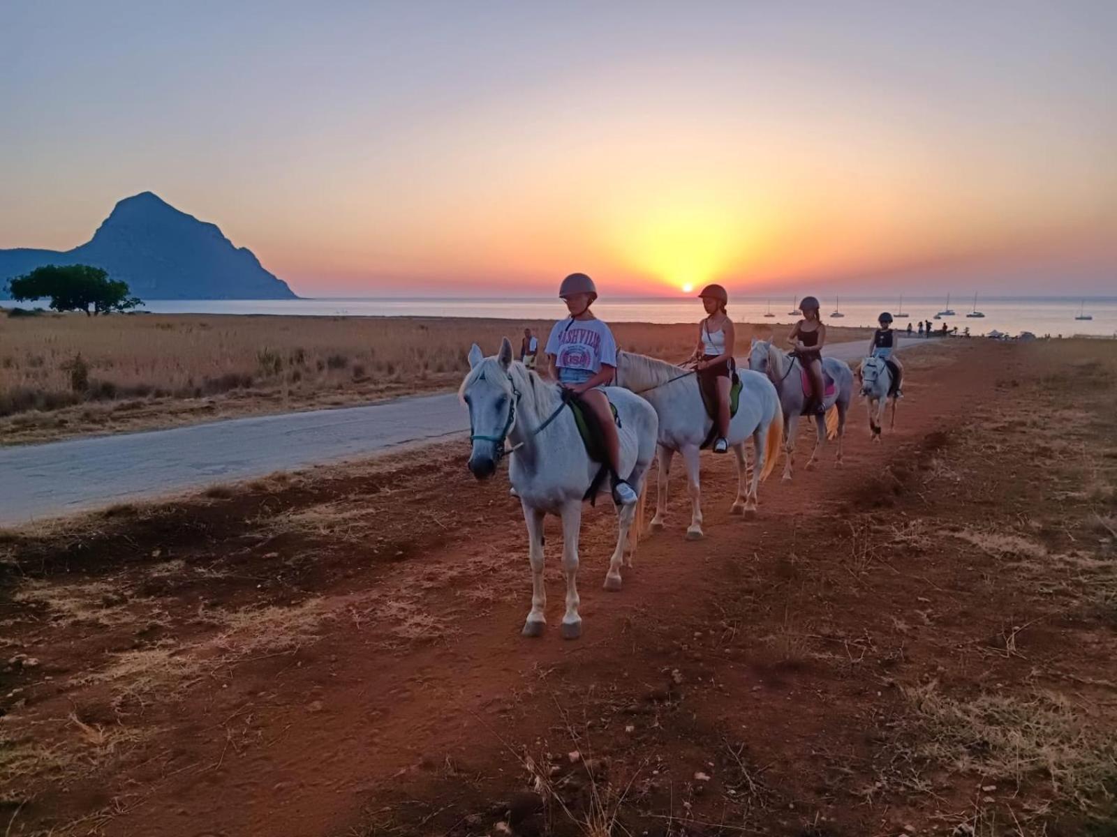 L'Oasi Una Pineta Sul Mare Кустоначі Екстер'єр фото
